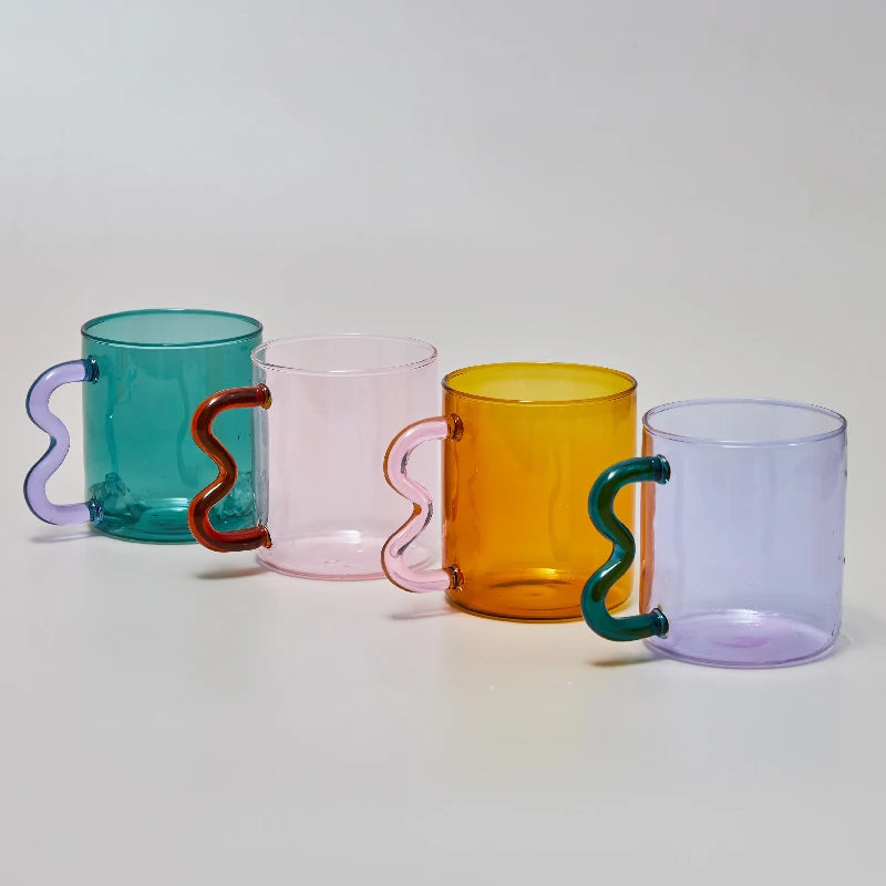 COLOURFUL MUGS WITH WAVY HANDLE IN 4 DIFFERENT COLOURS