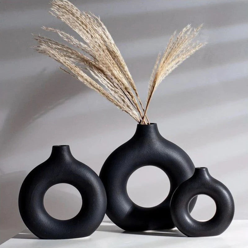 NORDIC STYLE PLASTIC VASE DONUT SHAPE  BLACK