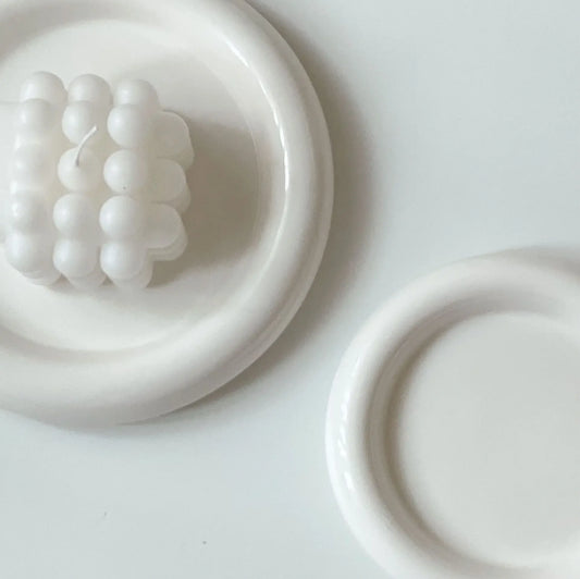 WHITE ROUND CERAMIC PLATES